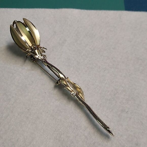 Vintage Gold and Silver Tone Metal Rose Brooch Cottagecore Grandmacore - Picture 2 of 6